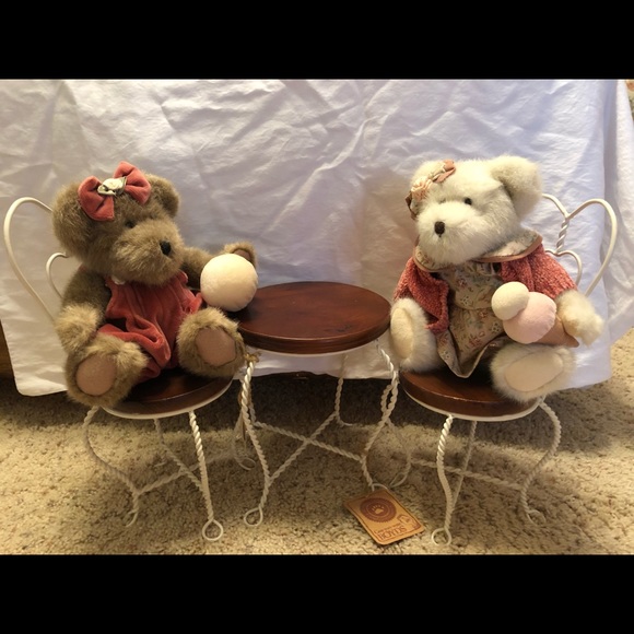 Boyds Bears Other - Ice cream eating Boyd bears with table snd chairs